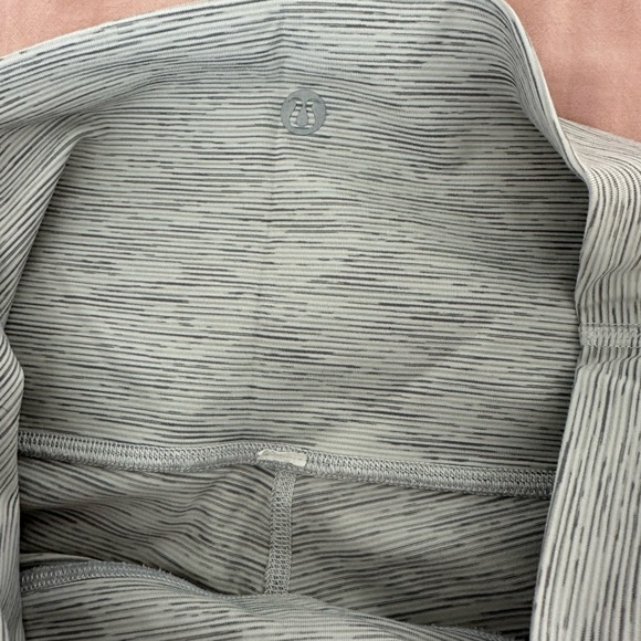 Lululemon Athletica Light Gray Leggings - Picture 2 of 3